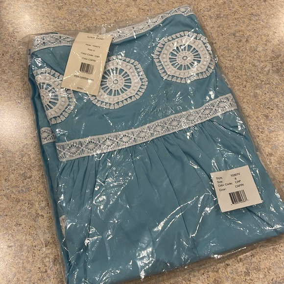 Tyler Boe size 6, new with tags - Picture 4 of 5